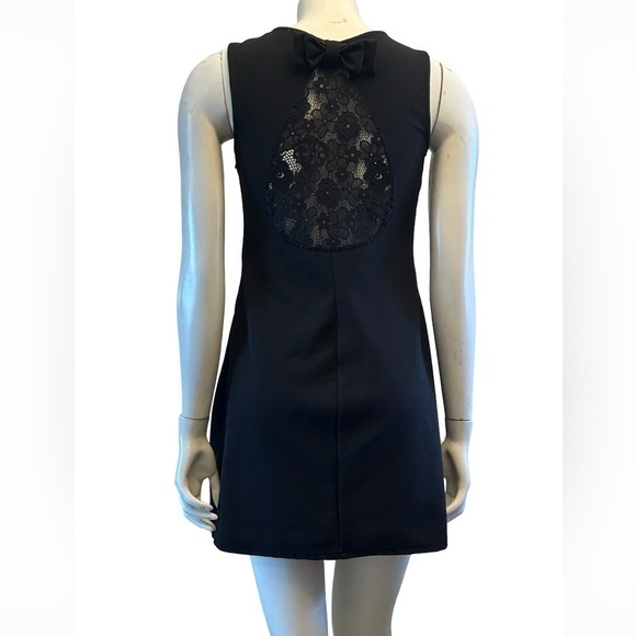 Molly Bracken Elegant Sleeveless Black Dress with Lace and Bow Details - Picture 1 of 13